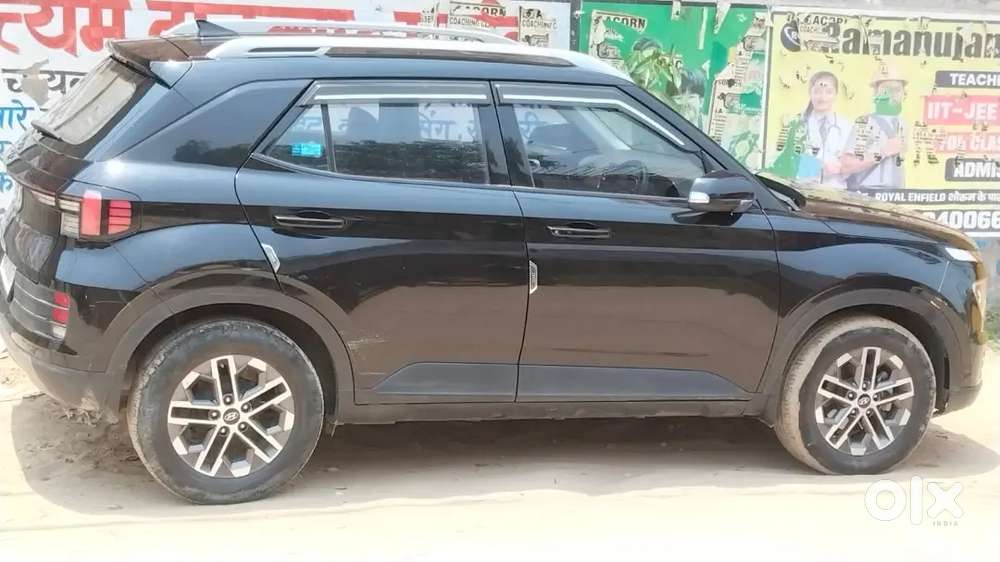 Hyundai Venue 2024 Diesel 53000 Km Driven