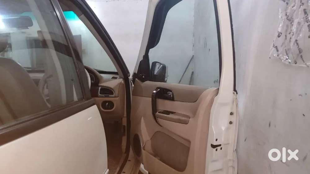 Tata Safari Storme 2013 Diesel With 360&deg; Cameras And 9 Stereo (extra)