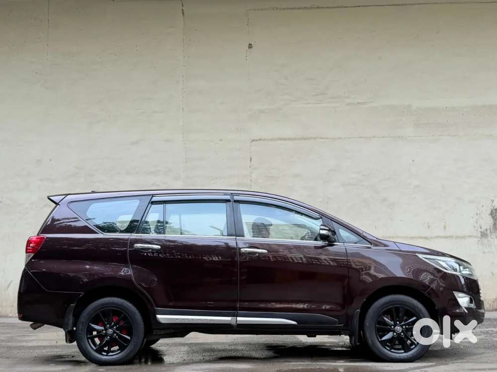 Toyota Innova Crysta G 8 Str, 2016, Diesel