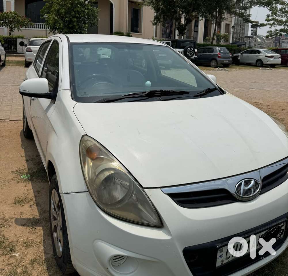 Hyundai I20 Sportz Petrol 2011