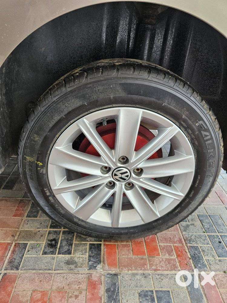 Volkswagen Vento 1.2 Tsi Highline At, 2016, Petrol