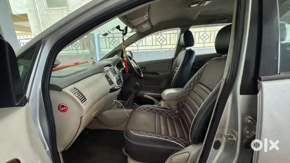 Toyota Innova 2.5 V 2012