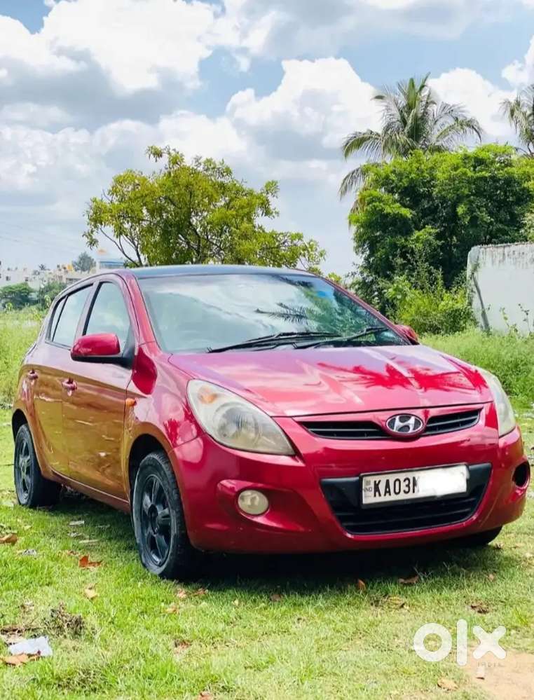 I'm Selling My Hyundai I20 Asta Top End Model With Magwheela