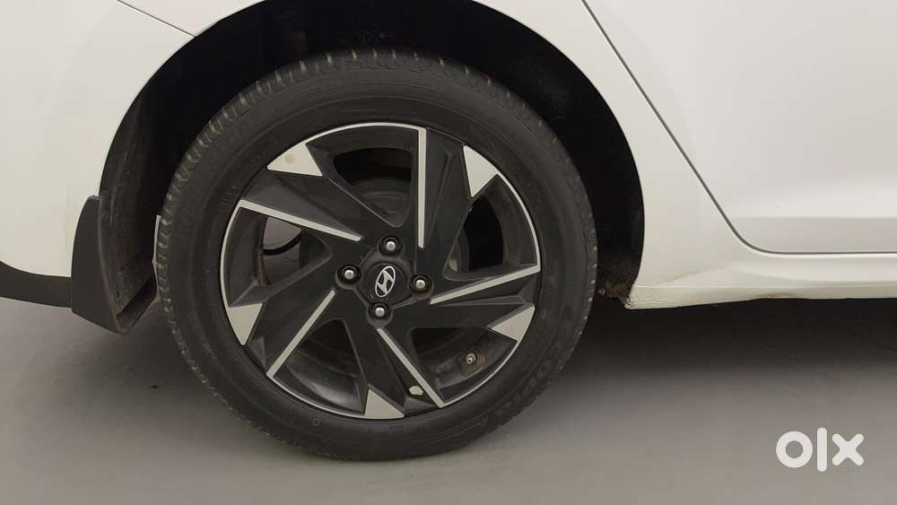 Hyundai Verna 1.5 Mpi Mt Sx (o), 2022, Petrol