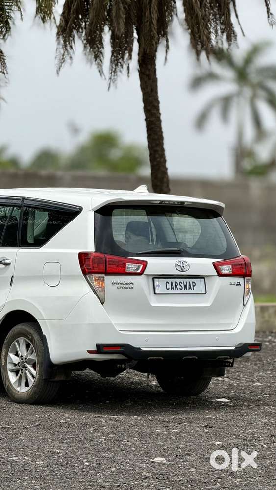 Toyota Innova Crysta 2.4 G Mt 8s, 2018, Diesel