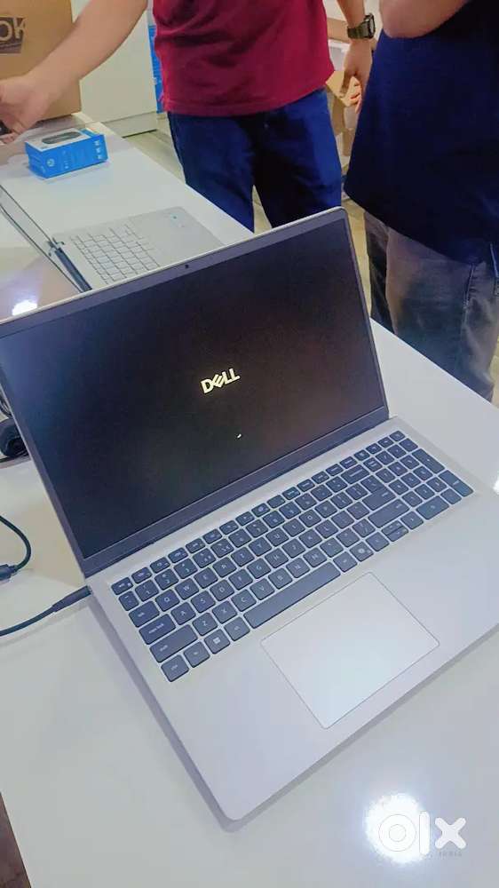 Dell 15 DC 15260,CPU:intel ultra 5 225H,15.6 screen,512 GB SSD/16GB