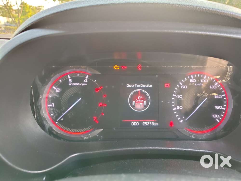 Mahindra Thar Lx Convertible Top Diesel Mt 4wd, 2025
