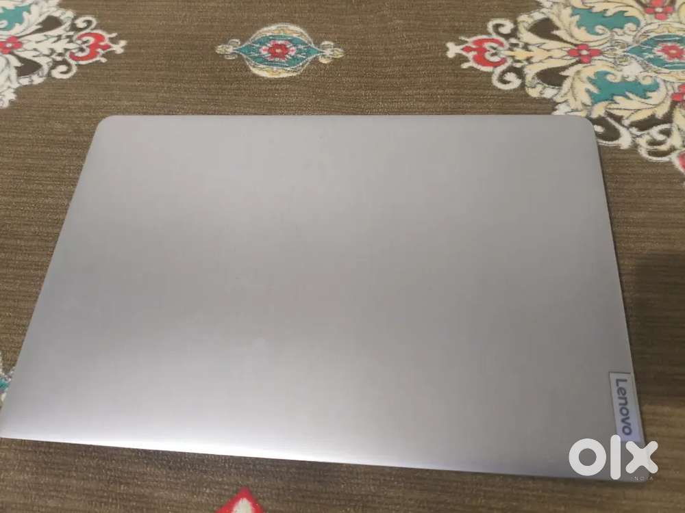 AMD RYZEN 5 8GB RAM 512 STORAGE
