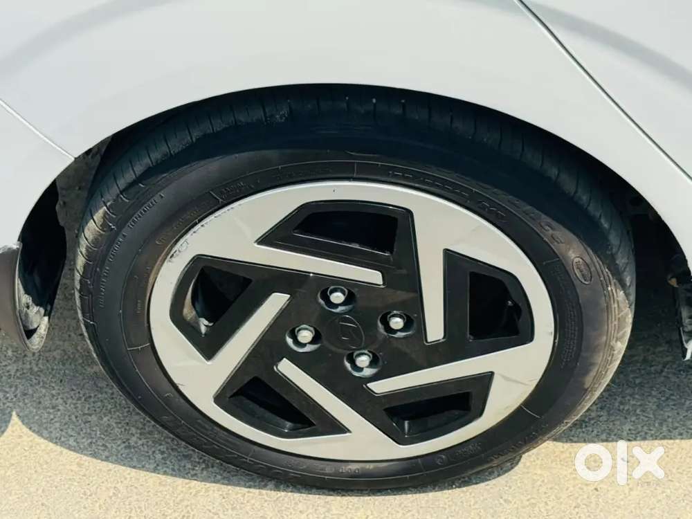 Hyundai Aura Sx 2024