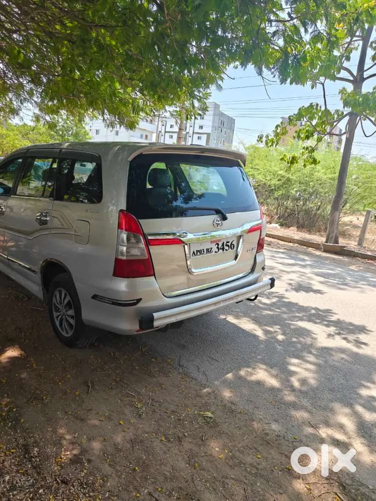 Toyota Innova 2015
