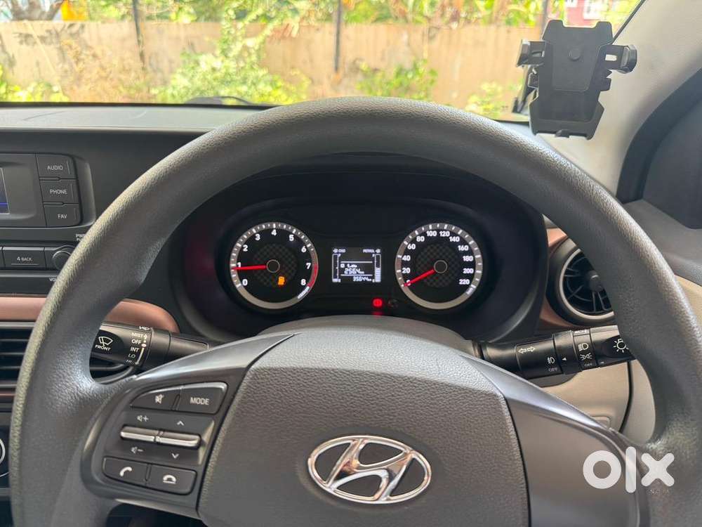 Hyundai Aura 2022 Cng Well Maintained