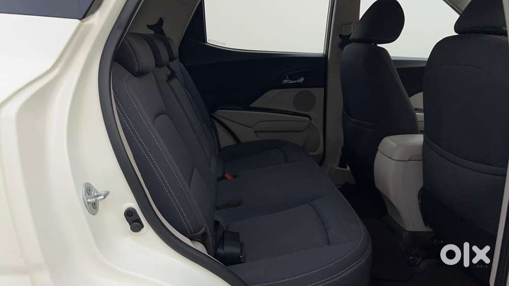 Mahindra Xuv300 W8 Amt Optional Diesel, 2021, Petrol