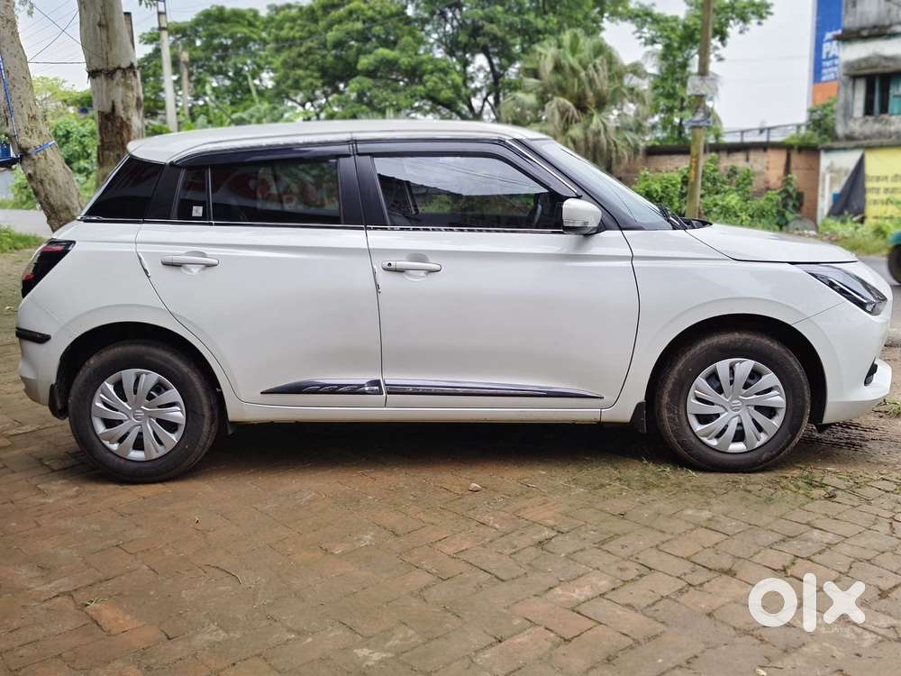 Maruti Suzuki Swift Vxi Optional, 2023, Petrol