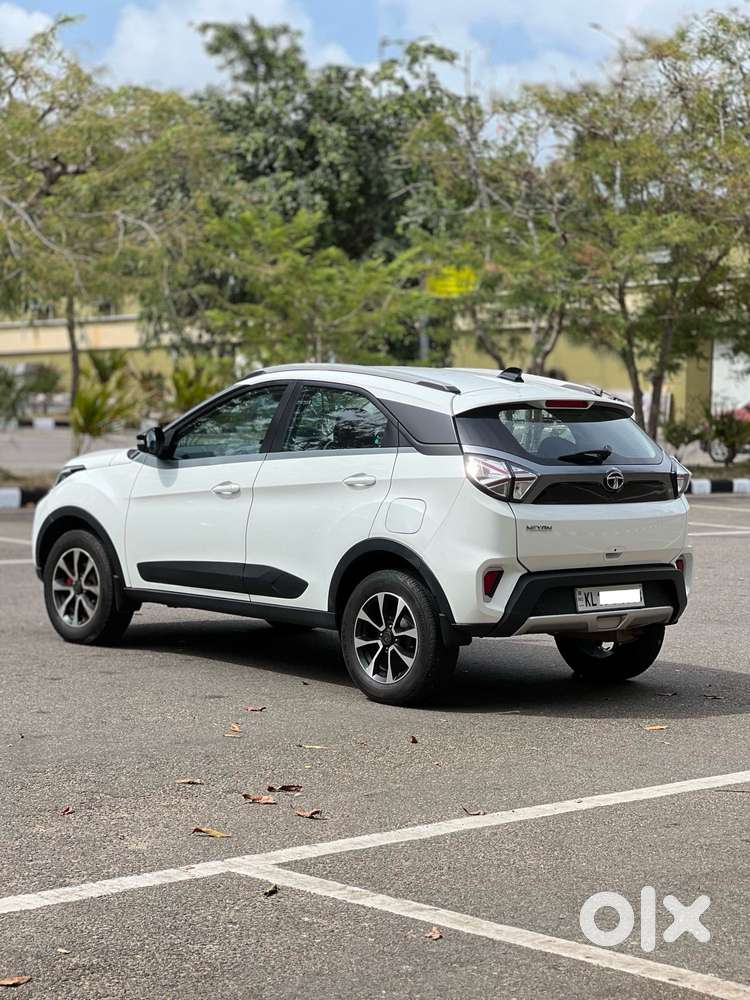 Tata Nexon 1.2 Revotron Xza Plus, 2020, Petrol