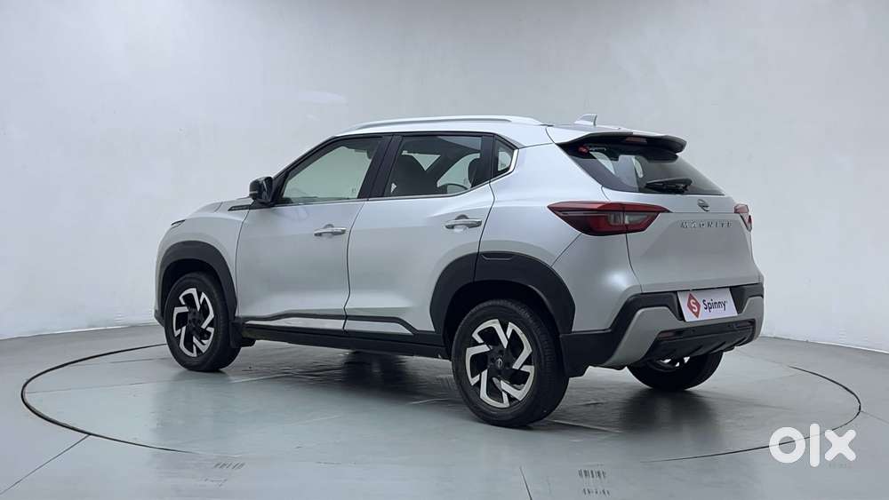 Nissan Magnite 1.0 Xv Premium, 2022, Petrol