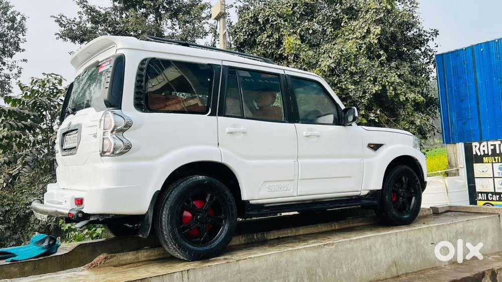 Mahindra Scorpio 2016 Diesel Well Maintained
