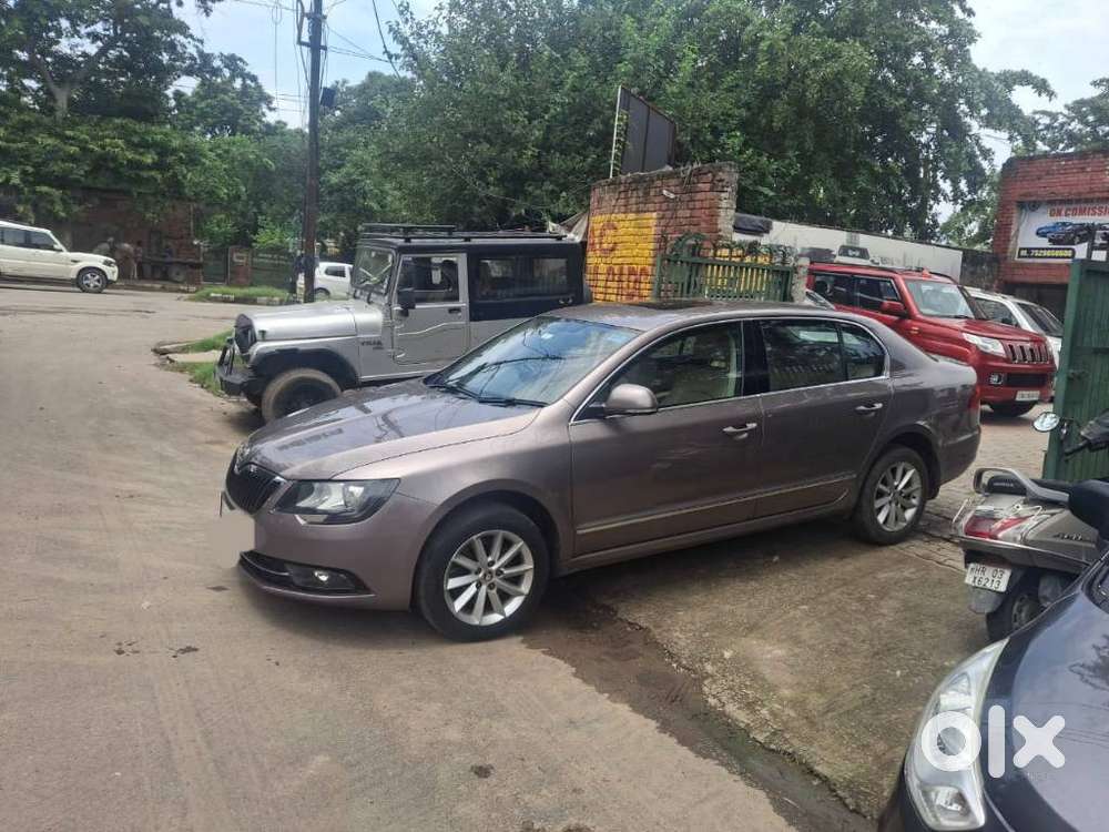 Skoda Superb [2014-2016] 1.8 Style Tsi At, 2014, Petrol