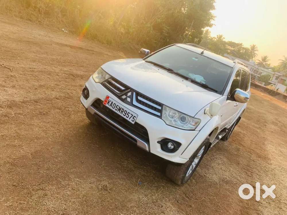 Mitsubishi Pajero Sport 2015