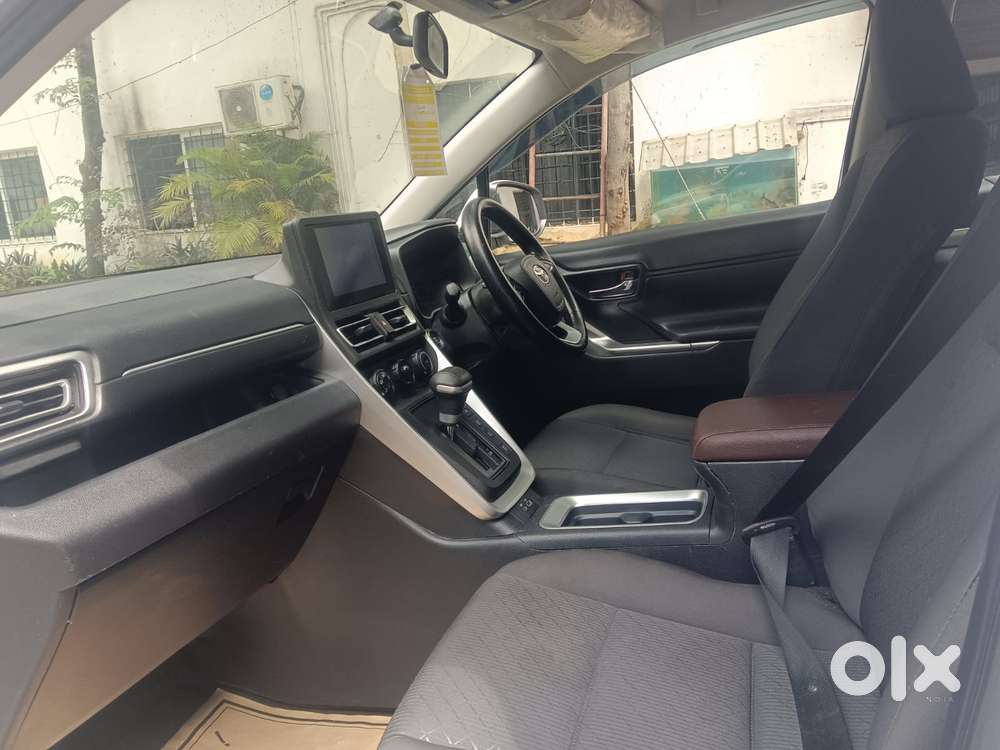 Toyota Innova Hycross 2.0 Gx 8 Str, 2024, Petrol