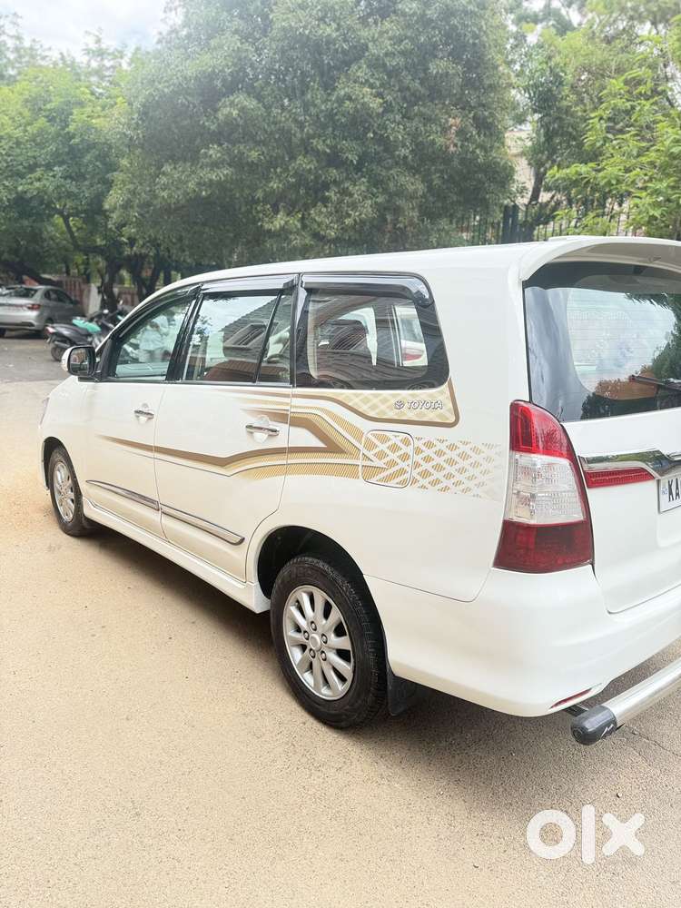 Toyota Innova 2.5 Zx Diesel 7 Seater Bsiii, 2014, Diesel