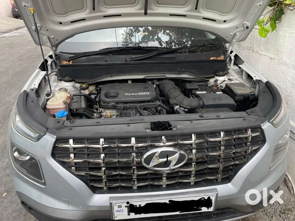 Hyundai Venue 2022 Petrol 16000 Km Driven