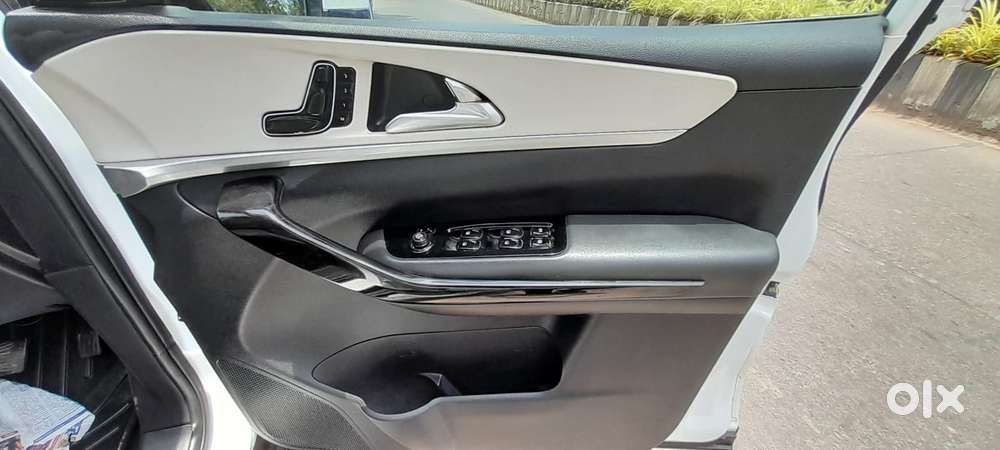 Mahindra Xuv700 2.2 Ax 7 Diesel At Str, 2024, Diesel