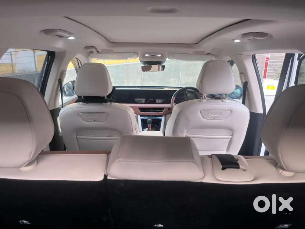 Mahindra Xuv 7xo 2026 Petrol Well Maintained