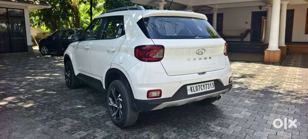 Hyundai Venue 1.2 S Plus, 2022, Petrol