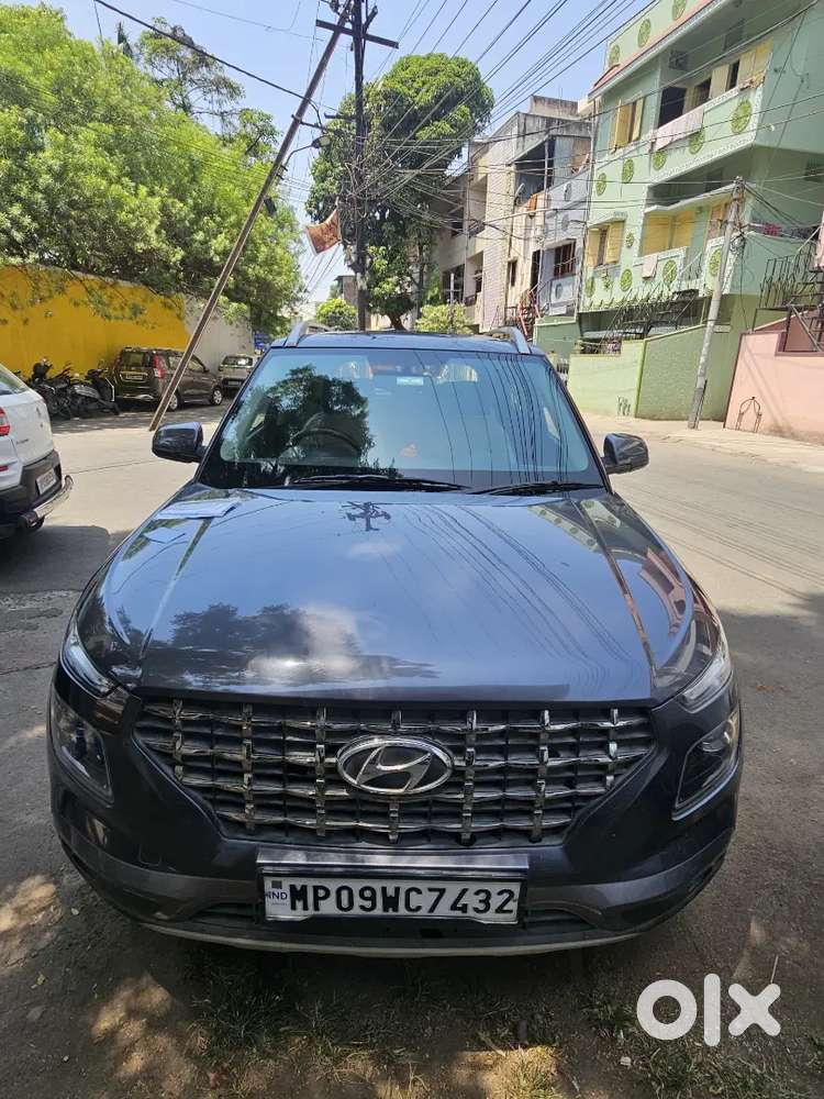 Hyundai Venue Top Model Automatic Less Driven