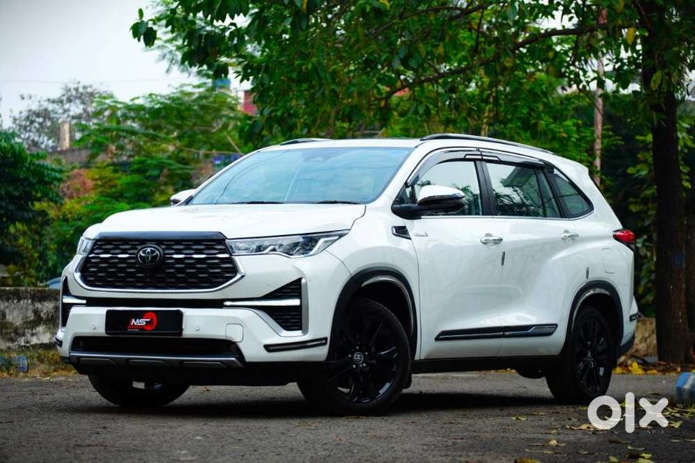 Toyota Innova Hycross 2.0 Zx Hybrid 7 Str, 2023, Petrol