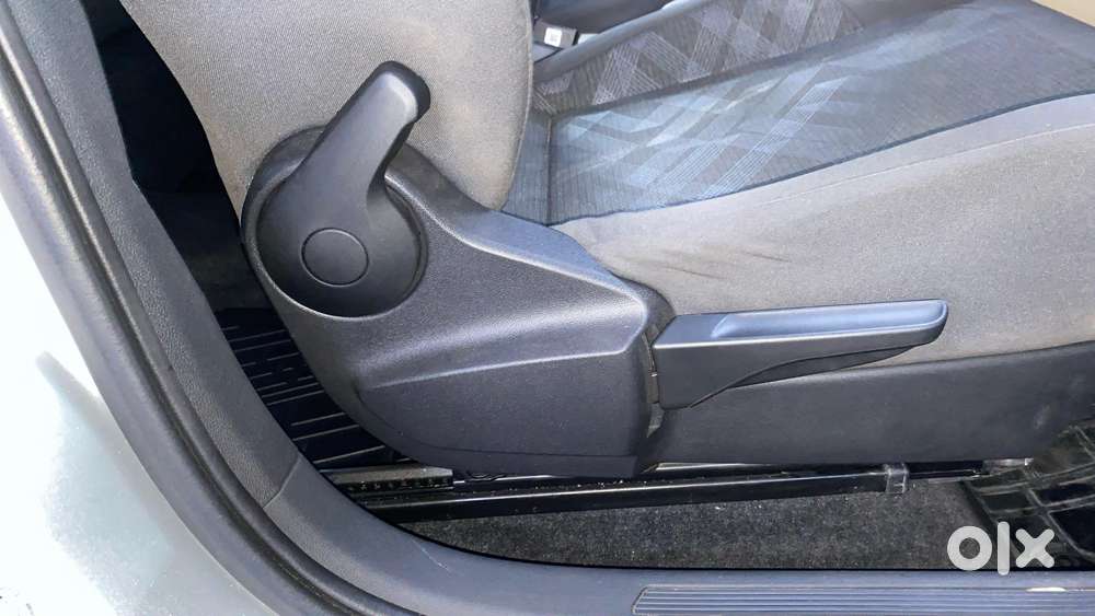 Skoda Slavia 1.0 Ambition Tsi At, 2023, Petrol