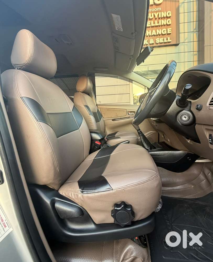 Toyota Innova 2.5 V 8 Str, 2015, Diesel