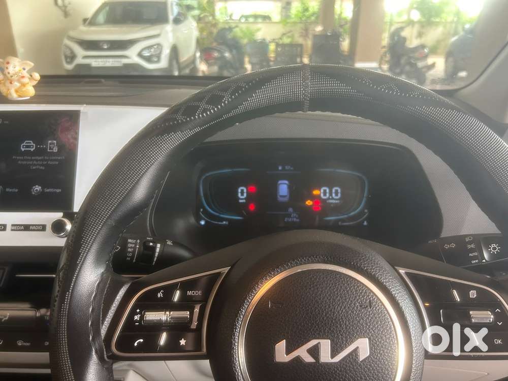 Kia Carens Petrol Manual 2024