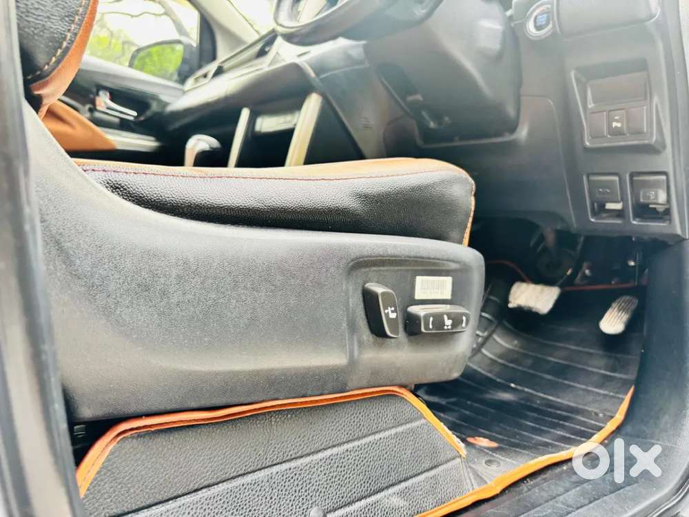 Toyota Innova Crysta 2.8 Zx At 7 Seater, 2017, Diesel