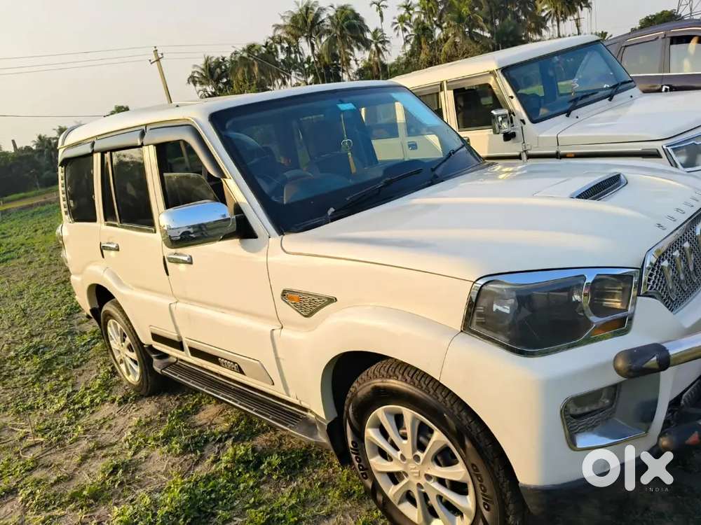 Mahindra Scorpio 2017 Petrol 732201 Km Driven