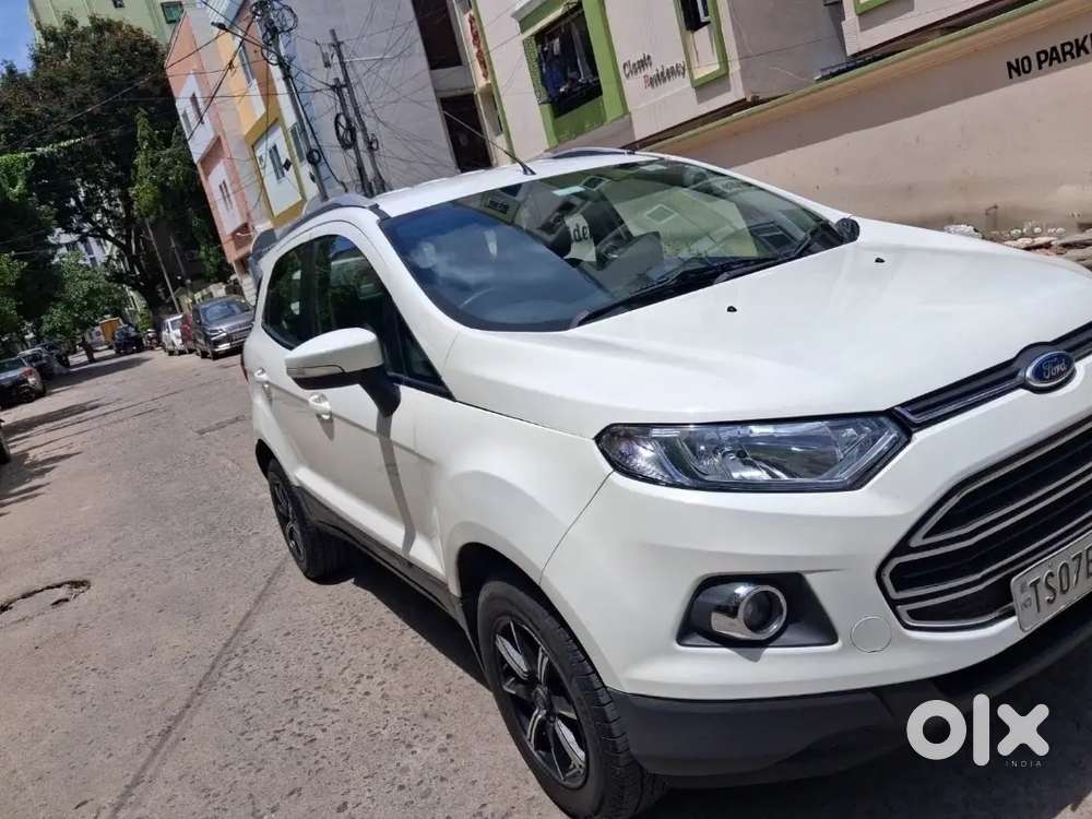 Showroom Track Ford Ecosport Petrol 2016