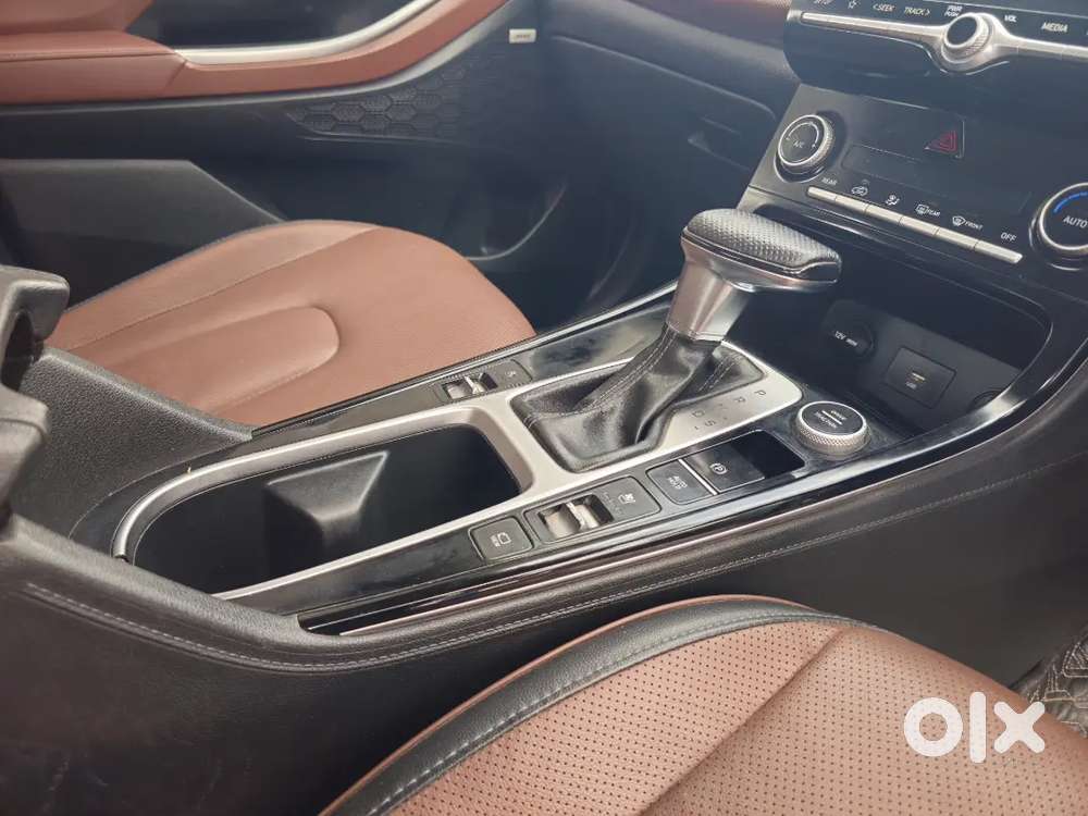 Hyundai Alcazar 2022 Diesel Auto 6 Str Dual Tone