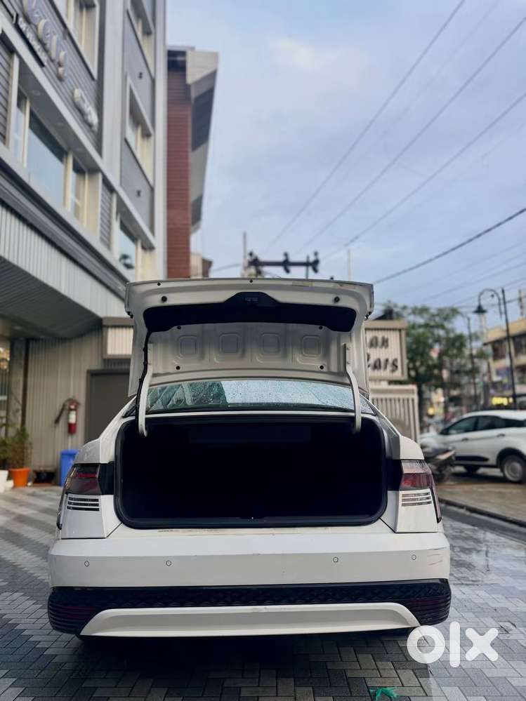 Hyundai Verna, 2023, Petrol