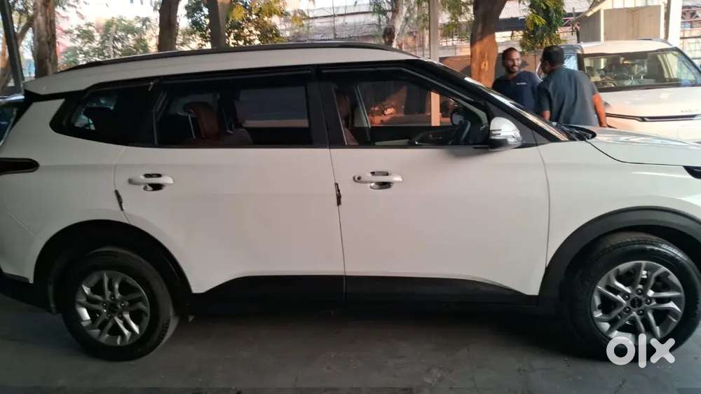 Kia Carens 2022 Petrol 32600 Km Driven