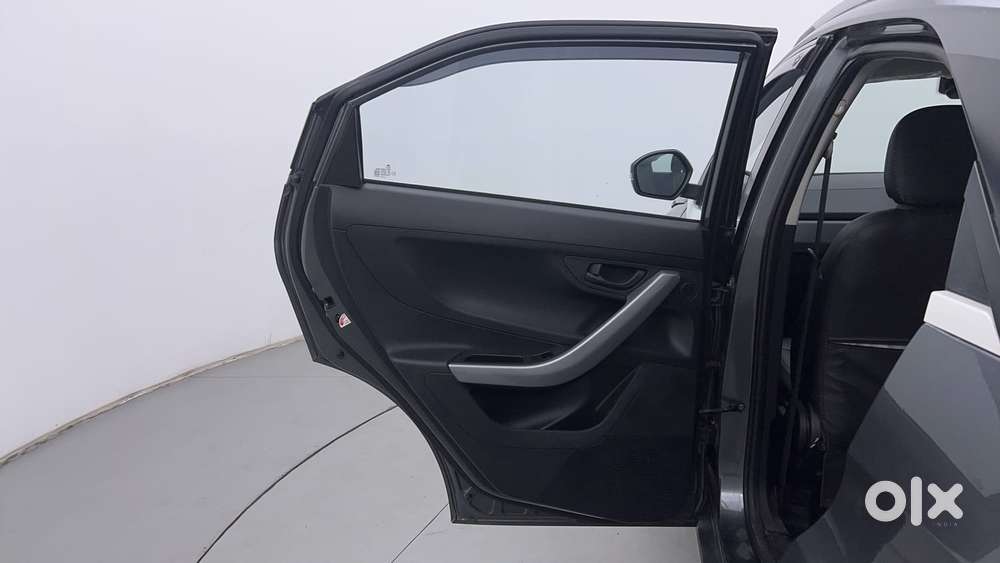 Tata Nexon 1.2 Revotron Xm (s), 2023, Petrol
