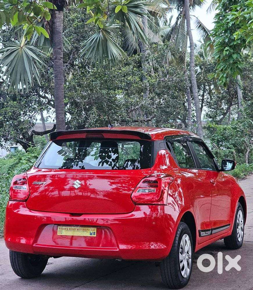 Maruti Suzuki Swift Vxi + Manual, 2022, Petrol