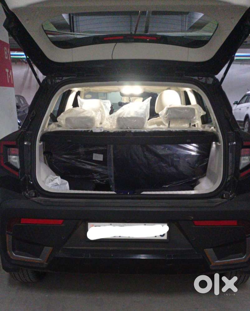 Mahindra Xuv 3xo Ax7l 1.2 Petrol At (pg), 2024, Petrol