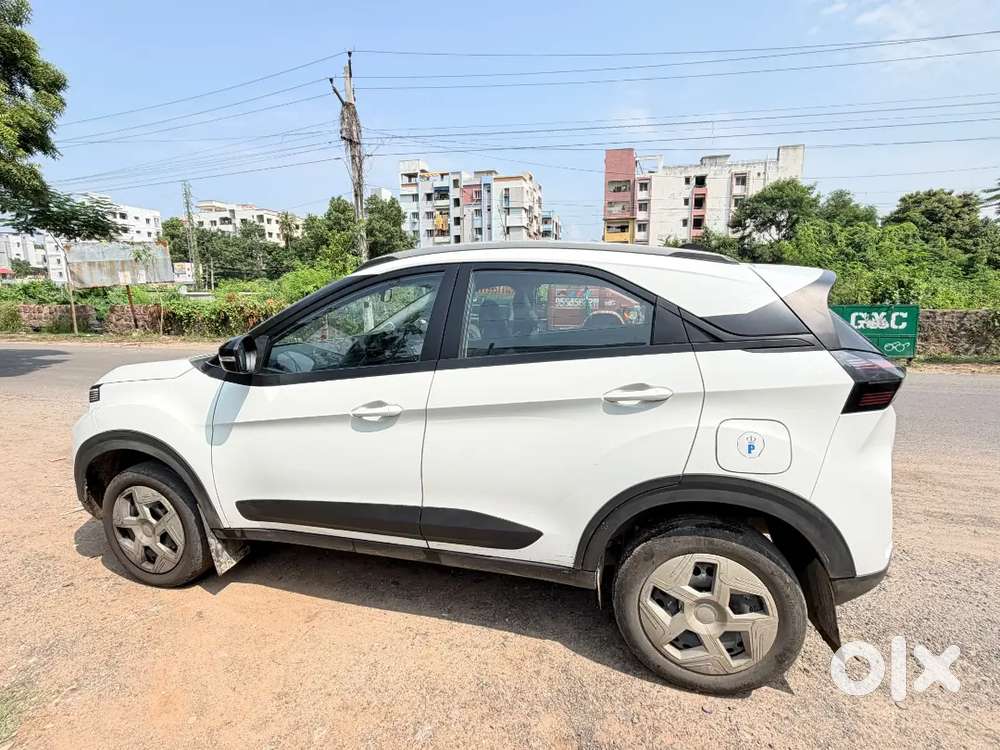 Tata Nexon Pure Plus Petrol Manual 2026