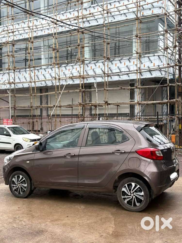 Tata Tiago 1.2 Revotron Xt (o), 2017, Petrol