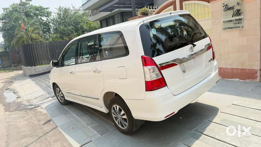 Toyota Innova 2016 Diesel Well Maintained
