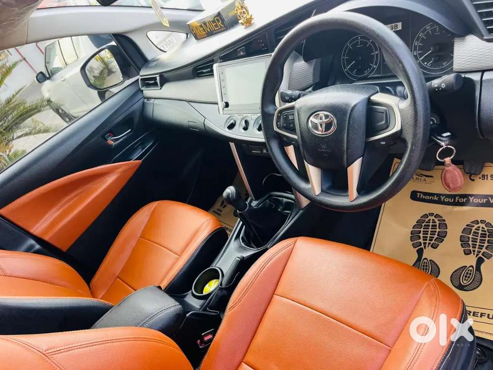 Innova Crysta Gx Plus 8 Seater Platinum White