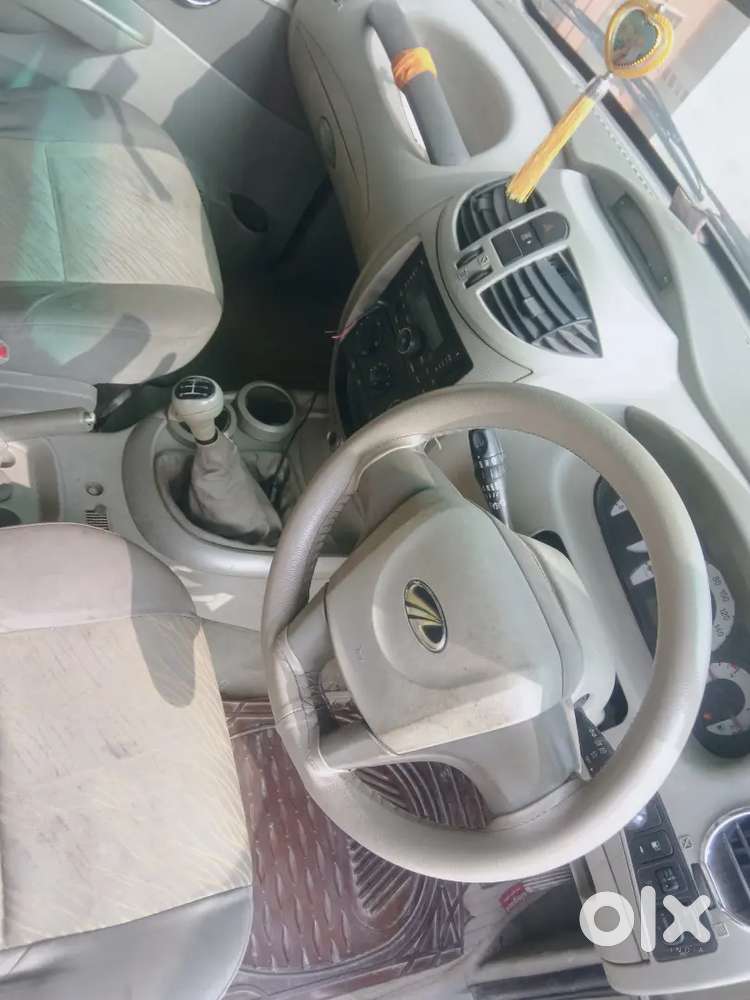 Mahindra Quanto 1.5 C6 2012