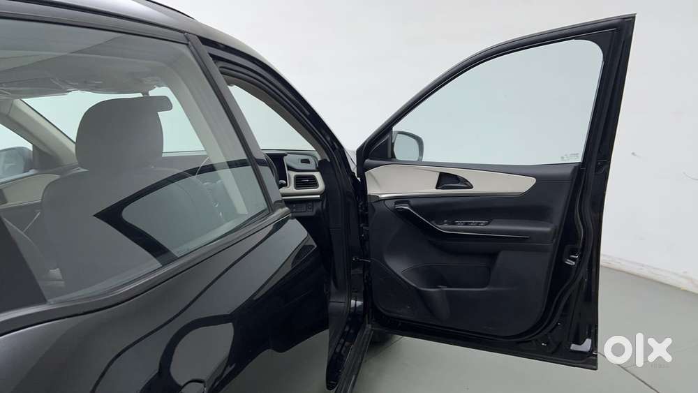 Mahindra Xuv700 2.2 Ax 5 Diesel Mt Str, 2024, Diesel