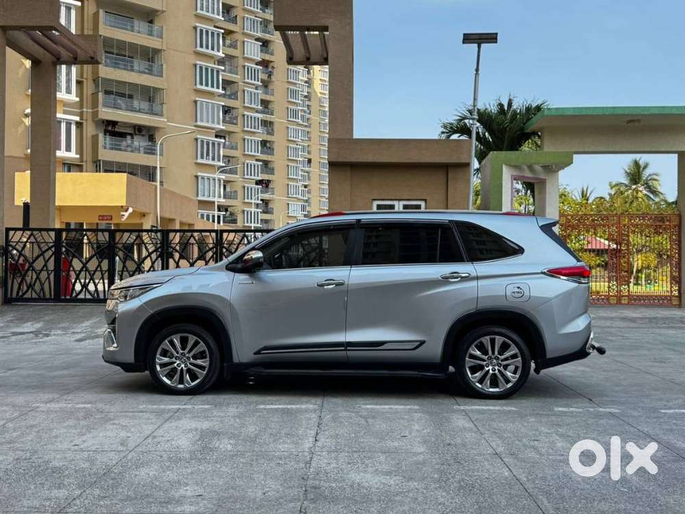Toyota Innova Hycross 2.0 Zx Hybrid 7 Str, 2024, Petrol