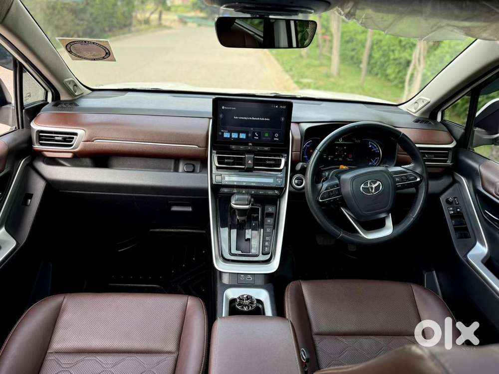 Toyota Innova Hycross 2.0 Zx Hybrid 7 Str, 2024, Petrol